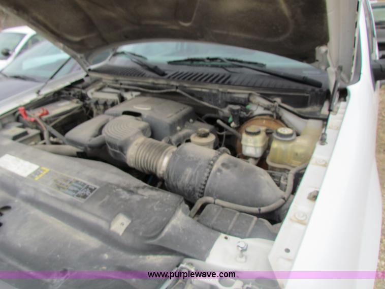 image for item H2181 2004 Ford Expedition XLT SUV