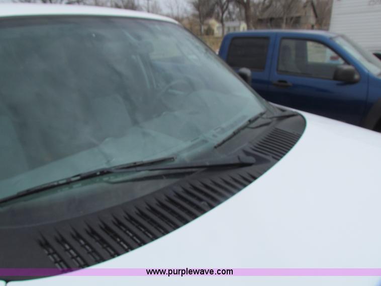 image for item H2181 2004 Ford Expedition XLT SUV