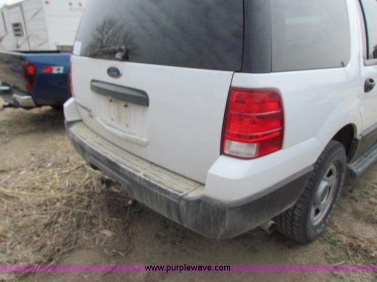image for item H2181 2004 Ford Expedition XLT SUV