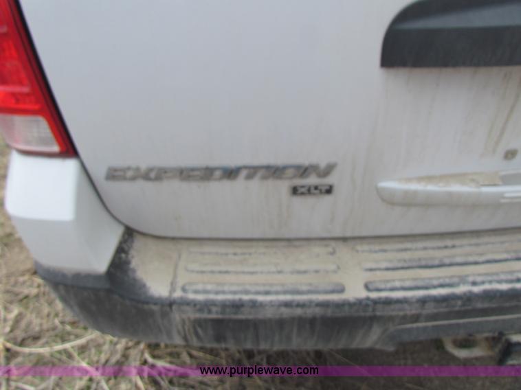 image for item H2181 2004 Ford Expedition XLT SUV