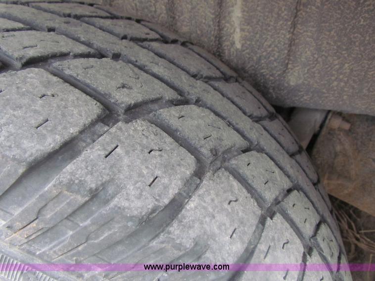 image for item H2181 2004 Ford Expedition XLT SUV