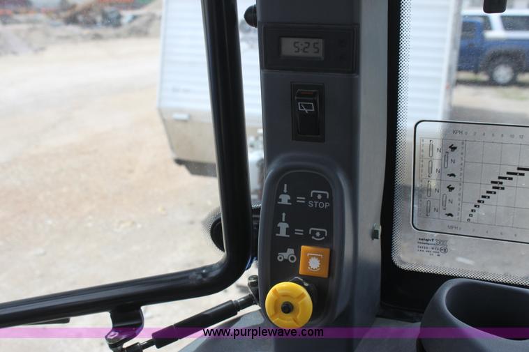 image for item H2183 2001 New Holland TS110 tractor