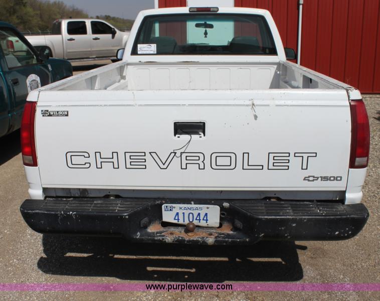 image for item H2190 1998 Chevrolet 1500 pickup truck