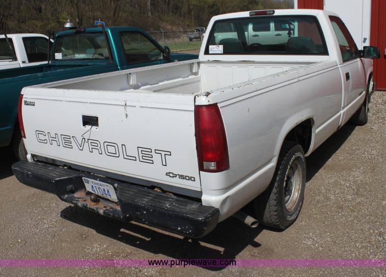 image for item H2190 1998 Chevrolet 1500 pickup truck