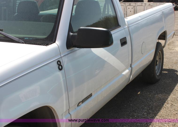 image for item H2190 1998 Chevrolet 1500 pickup truck