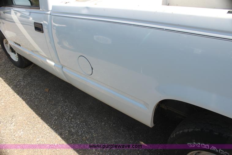 image for item H2190 1998 Chevrolet 1500 pickup truck