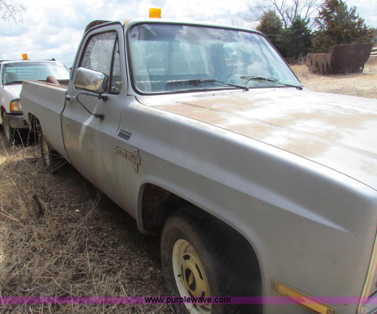 image for item H2220 1985 Chevrolet Custom Deluxe 10 pickup truck