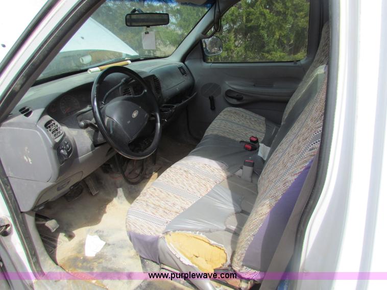 image for item H2221 1998 Ford F150 pickup truck