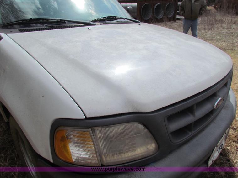 image for item H2221 1998 Ford F150 pickup truck