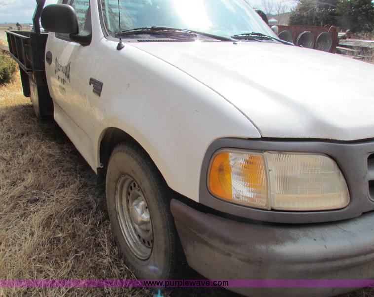 image for item H2221 1998 Ford F150 pickup truck