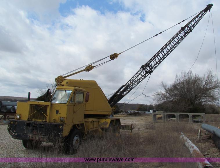 image for item H2222 FWD MUC6X6 truck with Garwood 20 ton crane