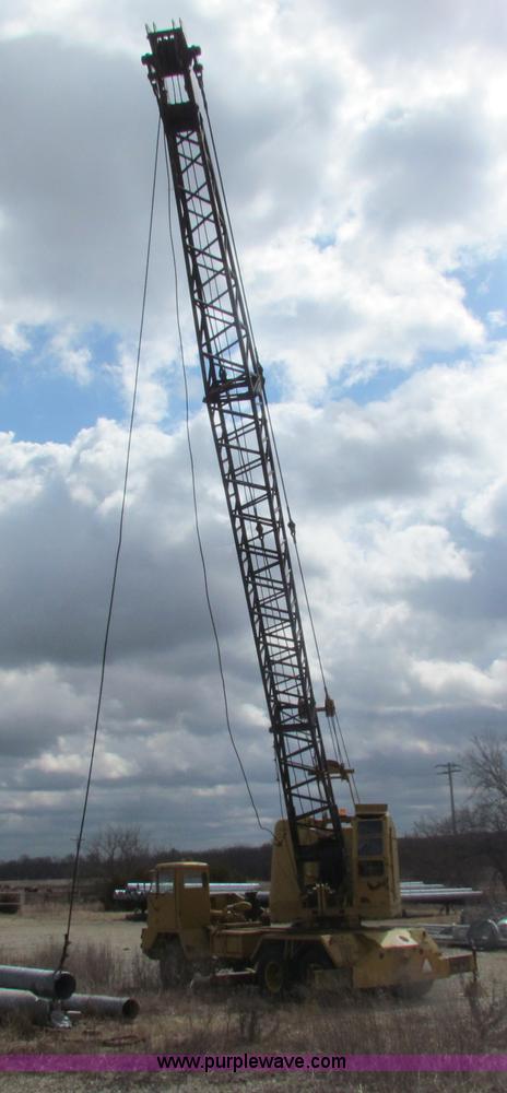 image for item H2222 FWD MUC6X6 truck with Garwood 20 ton crane