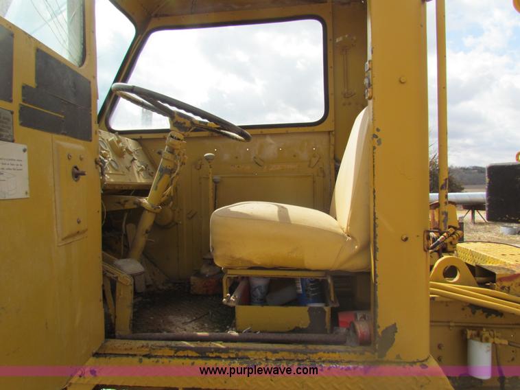 image for item H2222 FWD MUC6X6 truck with Garwood 20 ton crane