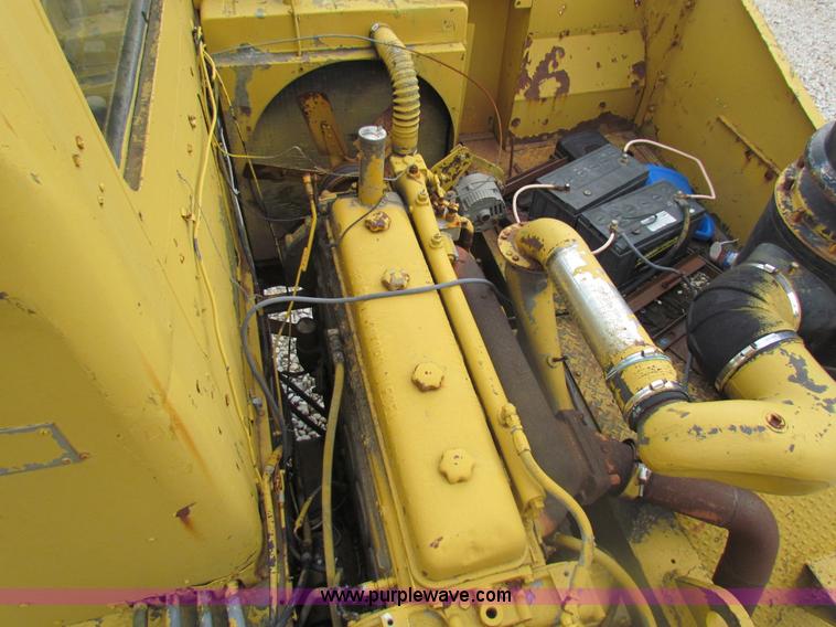 image for item H2222 FWD MUC6X6 truck with Garwood 20 ton crane