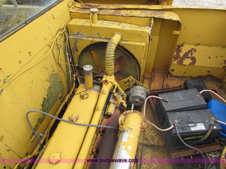 image for item H2222 FWD MUC6X6 truck with Garwood 20 ton crane