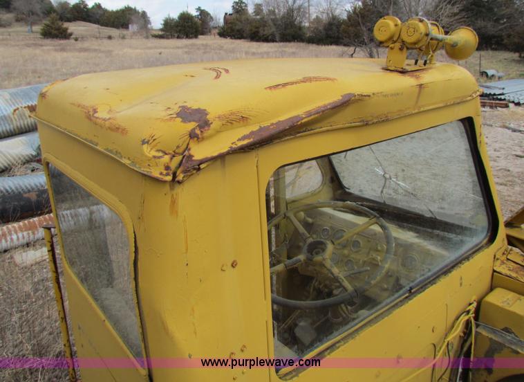 image for item H2222 FWD MUC6X6 truck with Garwood 20 ton crane