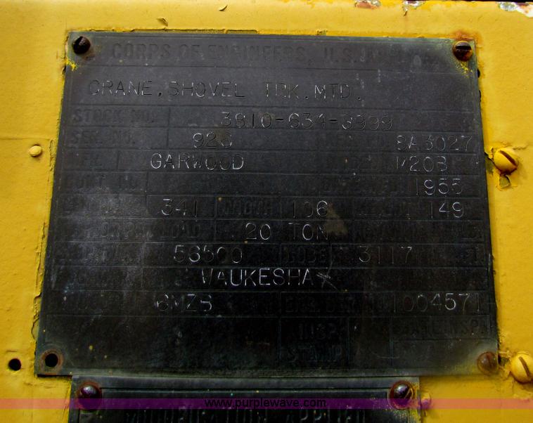 image for item H2222 FWD MUC6X6 truck with Garwood 20 ton crane