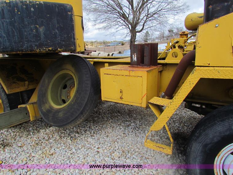 image for item H2222 FWD MUC6X6 truck with Garwood 20 ton crane