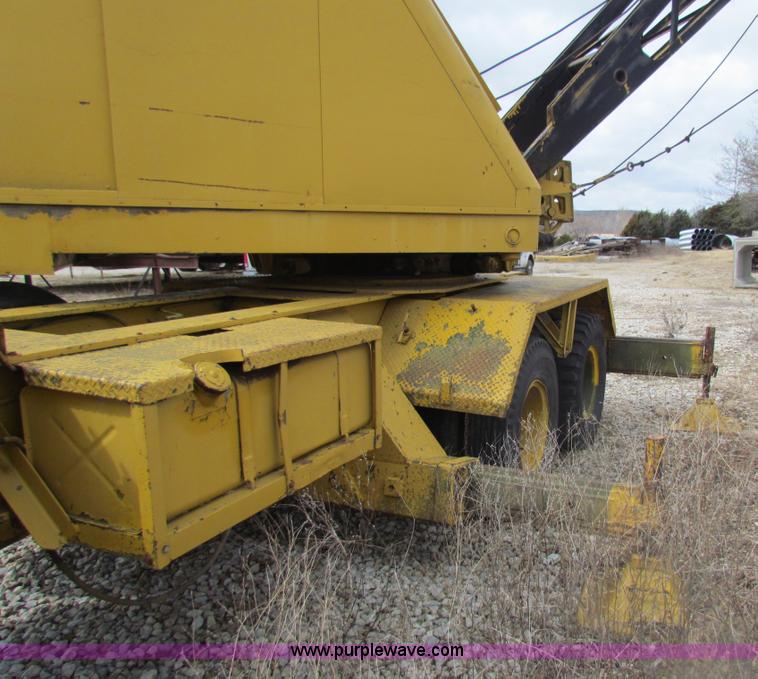 image for item H2222 FWD MUC6X6 truck with Garwood 20 ton crane