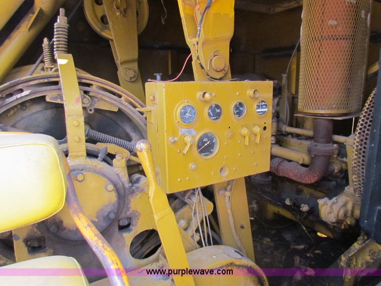 image for item H2222 FWD MUC6X6 truck with Garwood 20 ton crane