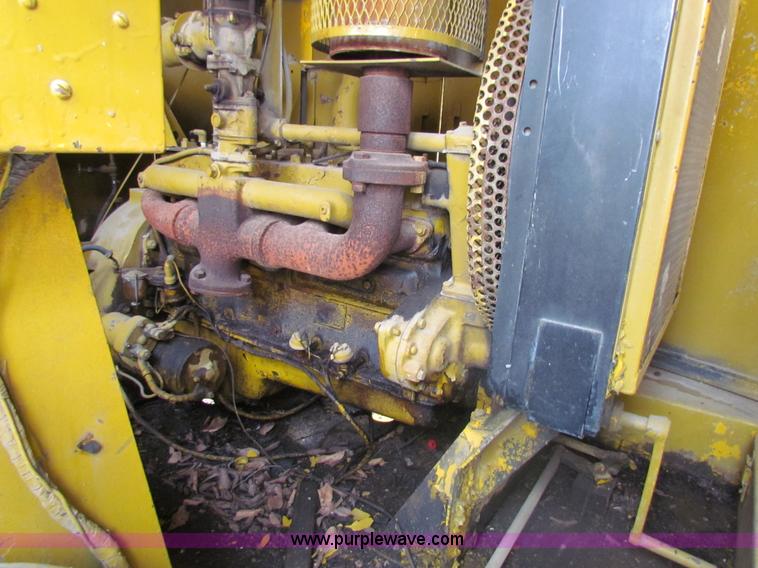 image for item H2222 FWD MUC6X6 truck with Garwood 20 ton crane