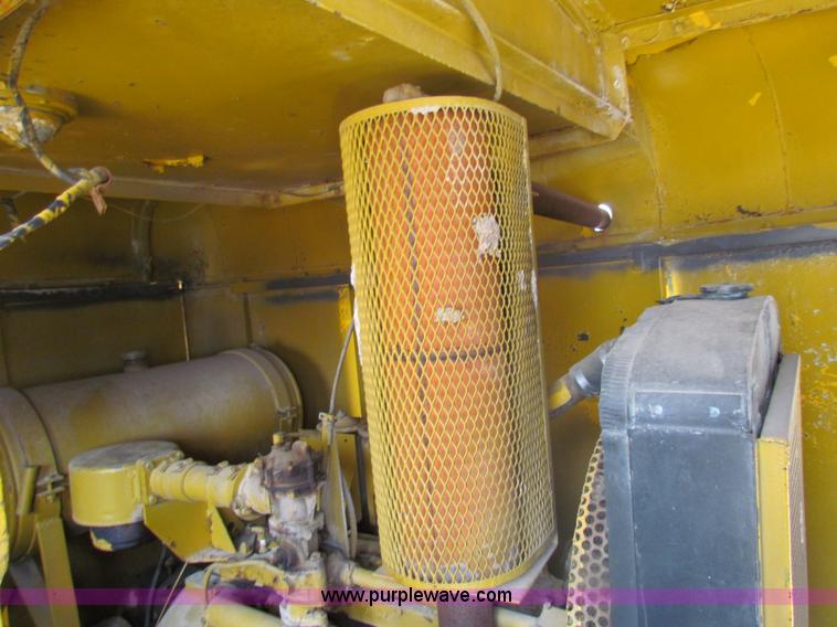 image for item H2222 FWD MUC6X6 truck with Garwood 20 ton crane