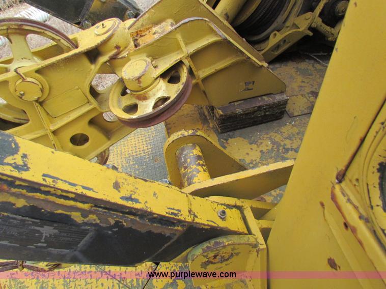 image for item H2222 FWD MUC6X6 truck with Garwood 20 ton crane