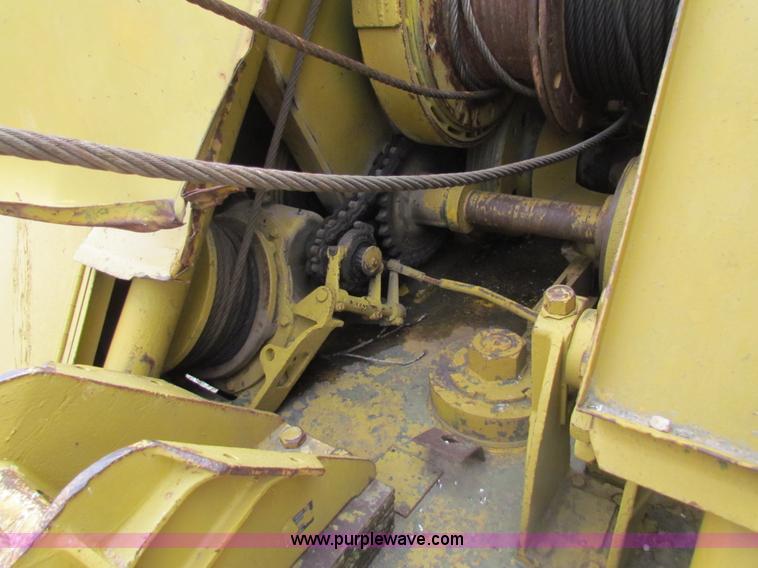 image for item H2222 FWD MUC6X6 truck with Garwood 20 ton crane