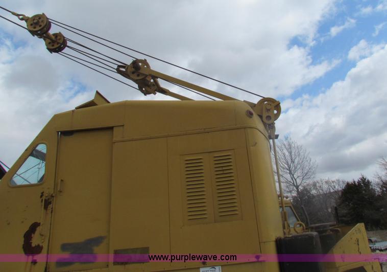 image for item H2222 FWD MUC6X6 truck with Garwood 20 ton crane