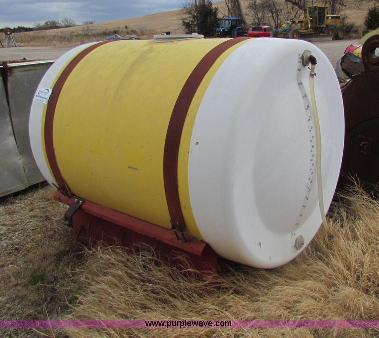 image for item H2223 500 gallon fiberglass tank