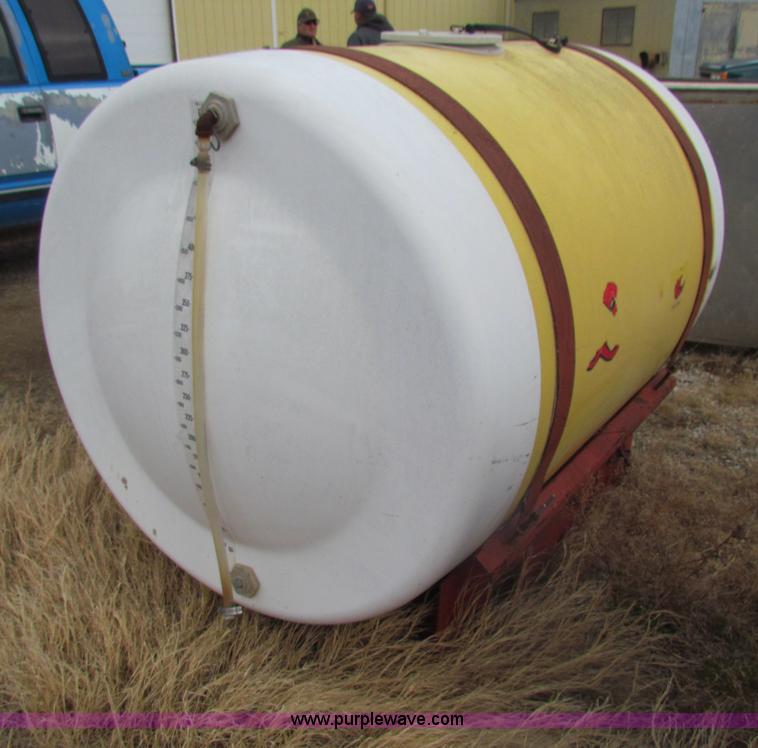 image for item H2223 500 gallon fiberglass tank