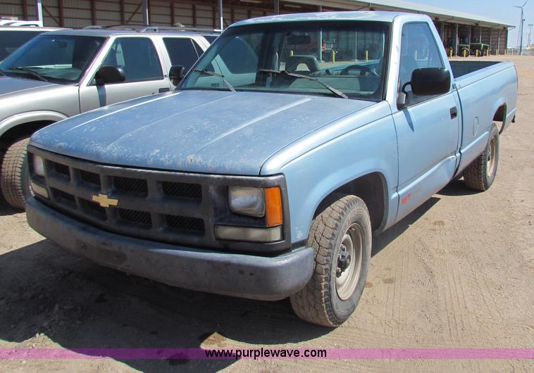 image for item H2228 1992 Chevrolet 1500 pickup truck