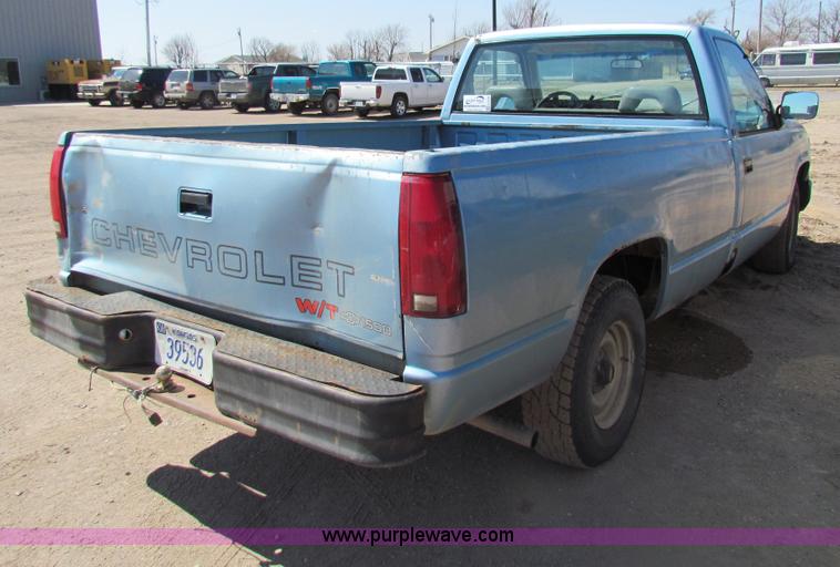image for item H2228 1992 Chevrolet 1500 pickup truck