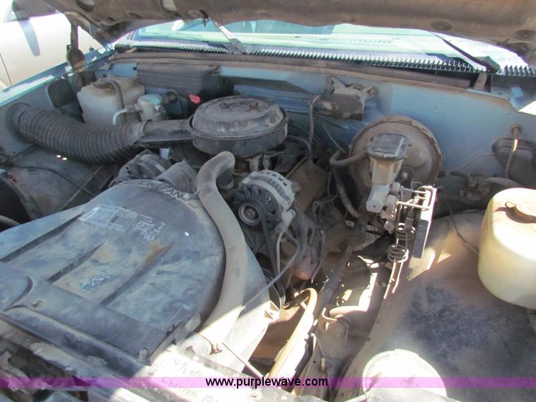 image for item H2228 1992 Chevrolet 1500 pickup truck