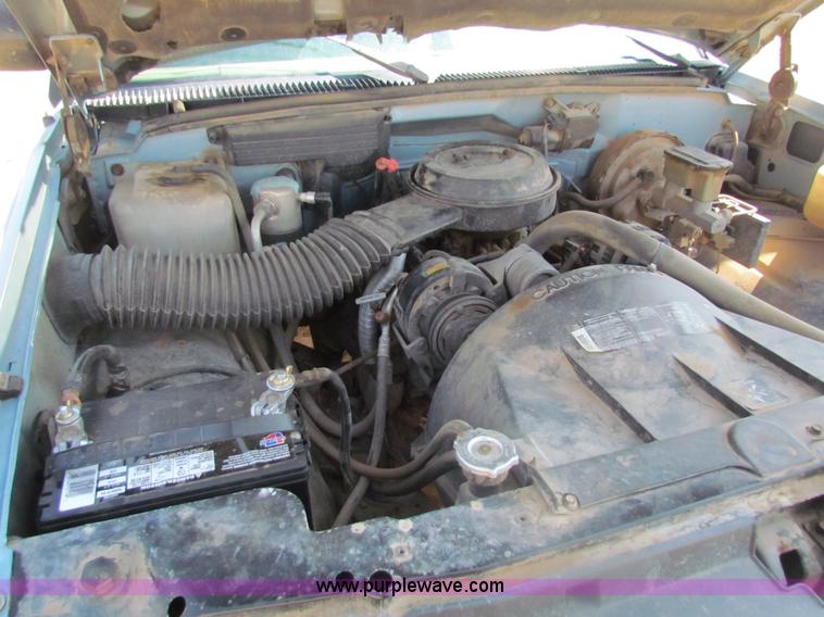 image for item H2228 1992 Chevrolet 1500 pickup truck