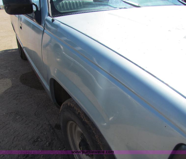 image for item H2228 1992 Chevrolet 1500 pickup truck