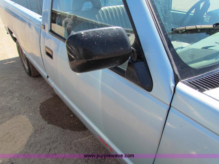 image for item H2228 1992 Chevrolet 1500 pickup truck