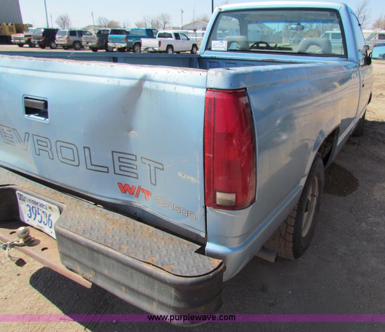 image for item H2228 1992 Chevrolet 1500 pickup truck