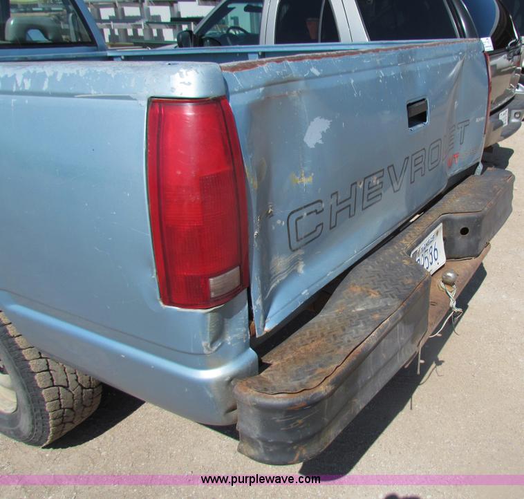 image for item H2228 1992 Chevrolet 1500 pickup truck