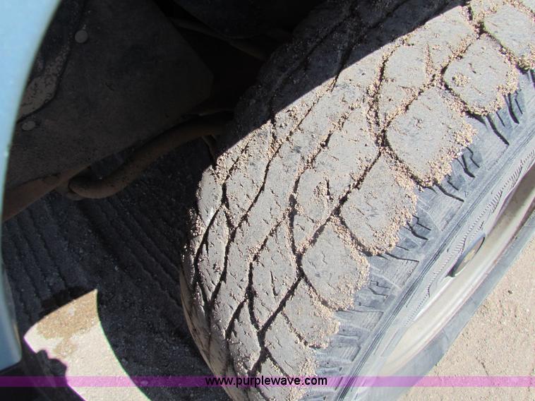 image for item H2228 1992 Chevrolet 1500 pickup truck