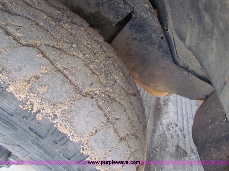 image for item H2228 1992 Chevrolet 1500 pickup truck