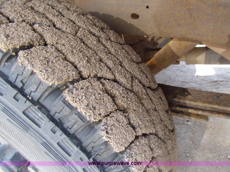 image for item H2228 1992 Chevrolet 1500 pickup truck