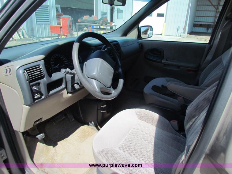 image for item H2230 1999 Chevrolet Venture van