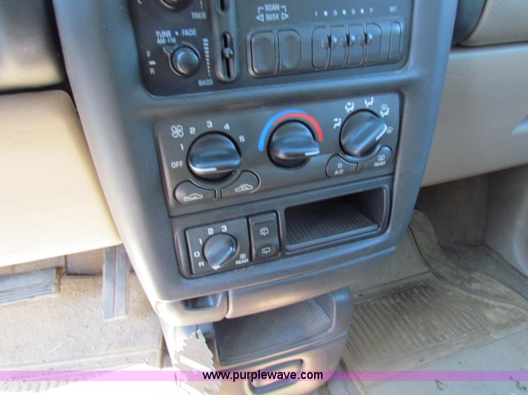 image for item H2230 1999 Chevrolet Venture van