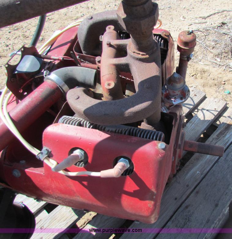image for item H2233 Wisconsin VH40 four cylinder gas engine