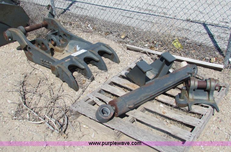 image for item H2234 Esco HK50NE-10 hydraulic thumb