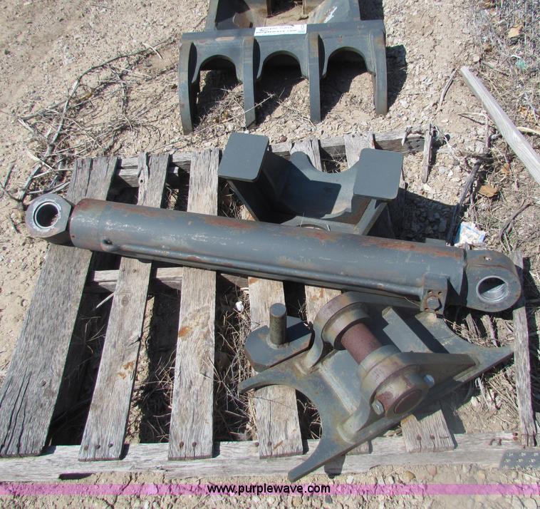 image for item H2234 Esco HK50NE-10 hydraulic thumb