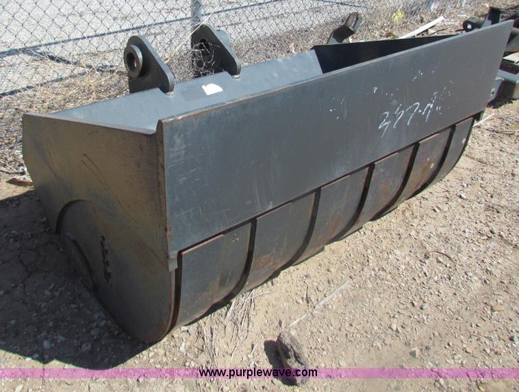 image for item H2235 Esco 5' bucket