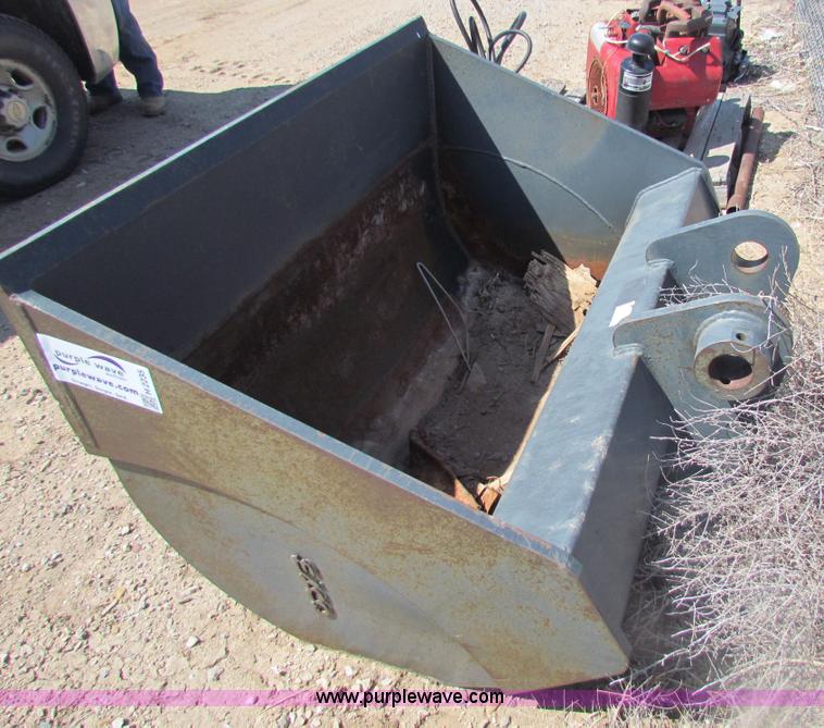 image for item H2235 Esco 5' bucket
