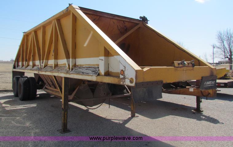 image for item H2237 1982 Clement 30' belly dump trailer